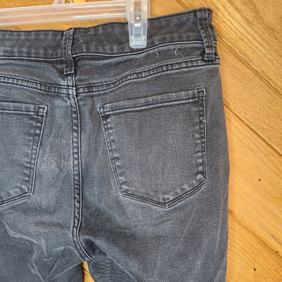 St. John's Bay dark gray size 8 skinny leg jeans - Picture 10 of 13